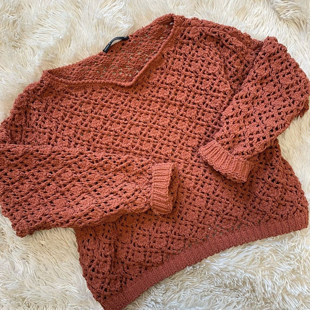 Moon & Madison Rust Crochet Top - Picture 4 of 4